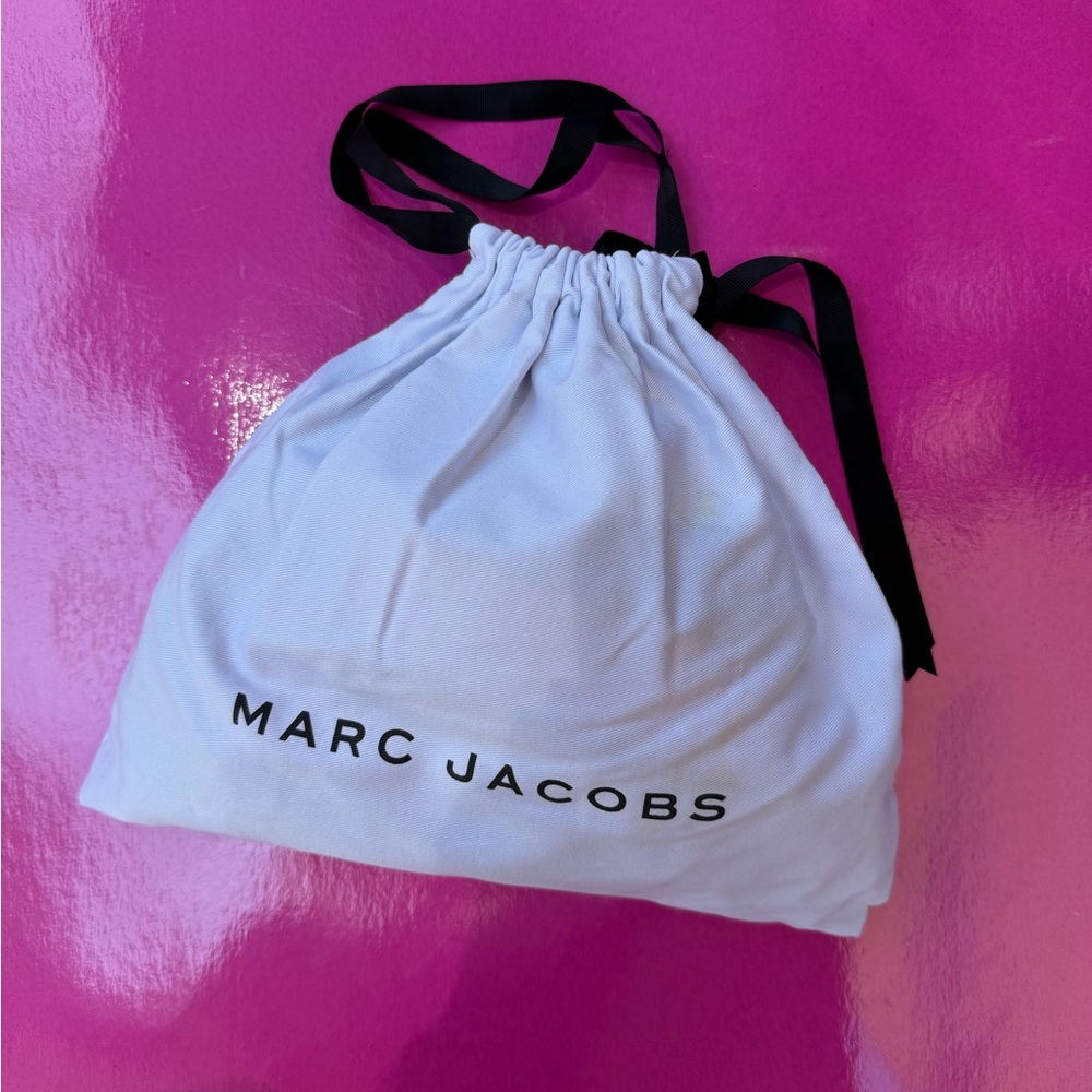The Marc Jacobs Snapshot Camera Bag in Baby Pink - Picture 10 of 11